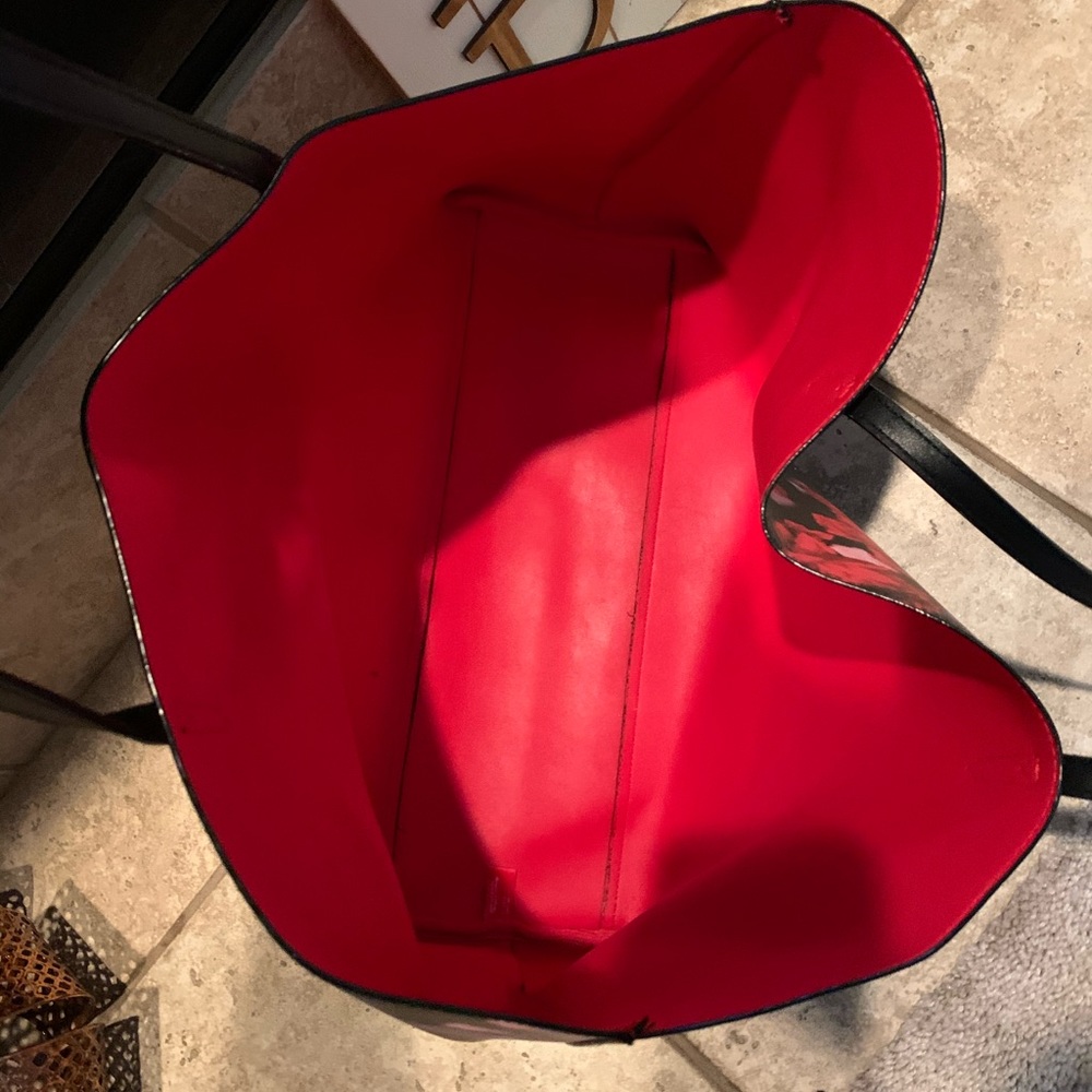Victoria’s Secret tote, never been used. - Picture 3 of 4